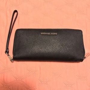 Michael Kors Wristlet/ Wallet